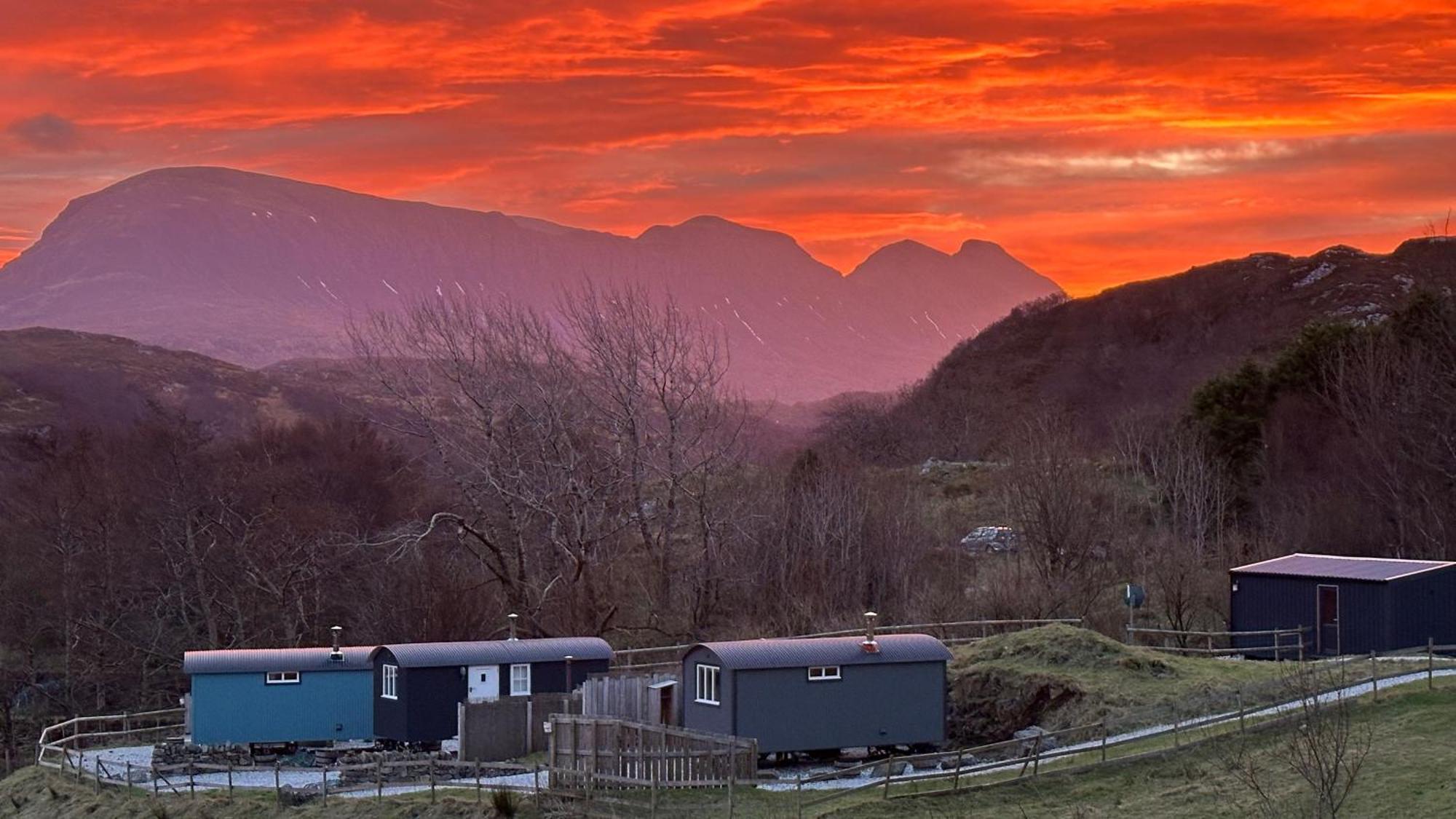 Vila West Coast Hideaways Nedd Exteriér fotografie