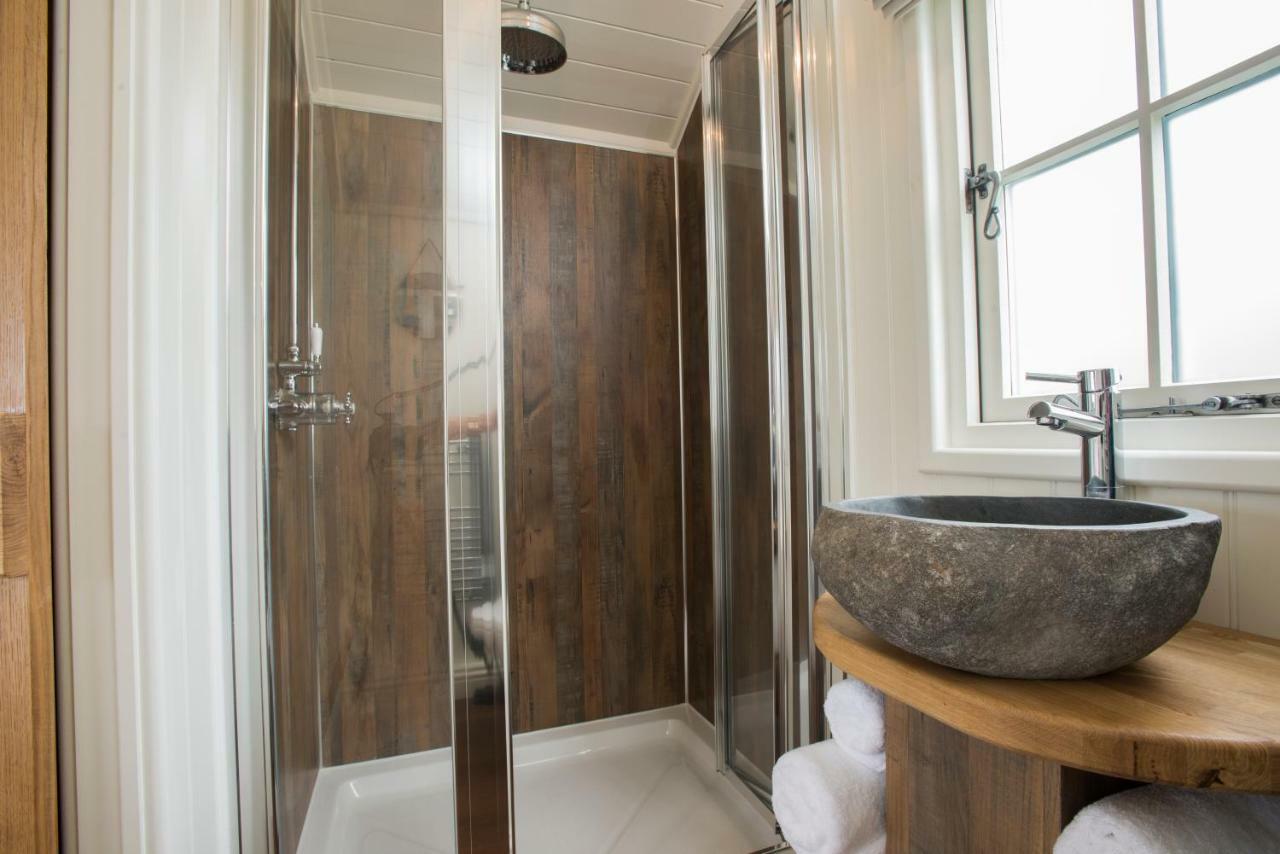 Vila West Coast Hideaways Nedd Exteriér fotografie