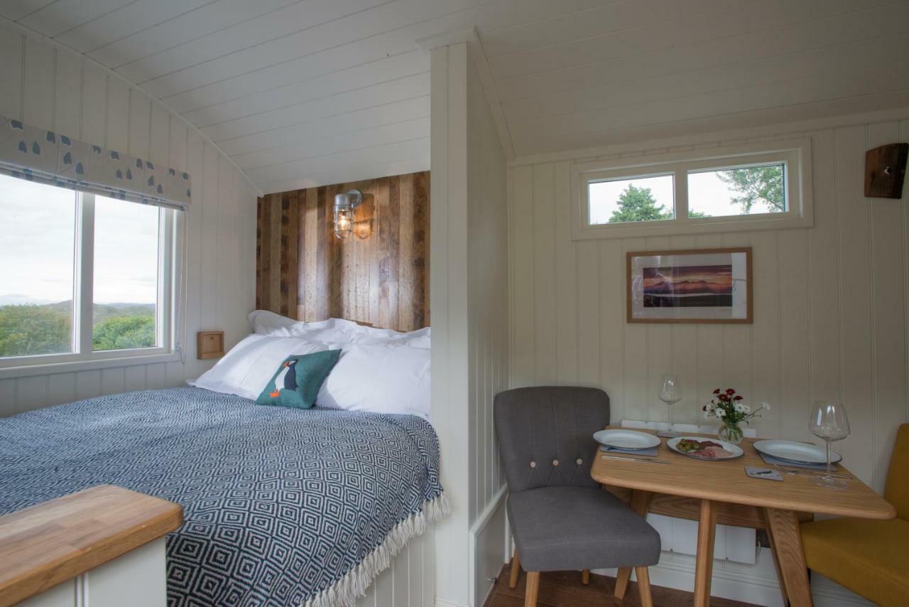 Vila West Coast Hideaways Nedd Exteriér fotografie